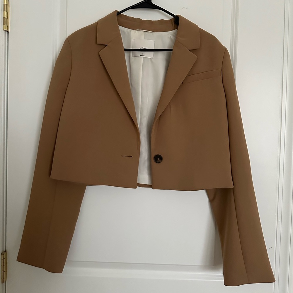 Aritzia cropped blazer